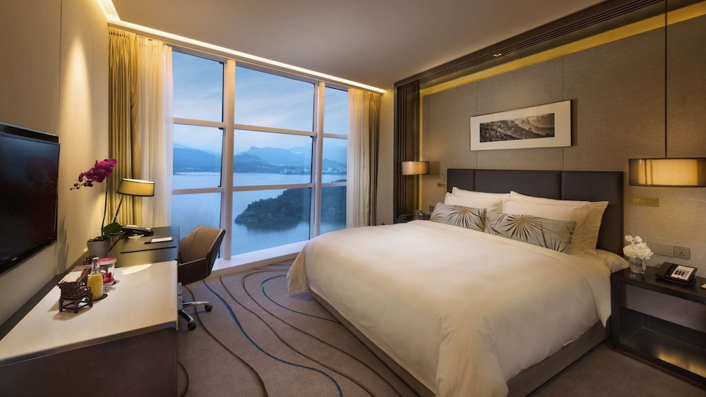 Standard Room, Lake View photo 2