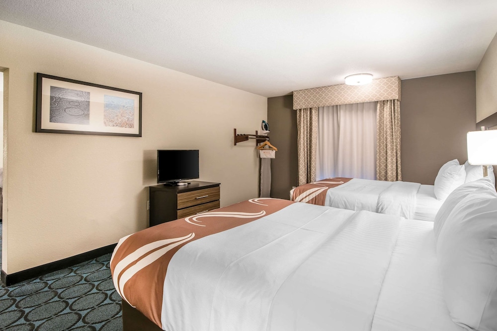 Suite, 2 Queen Beds, Non Smoking - Photo 3