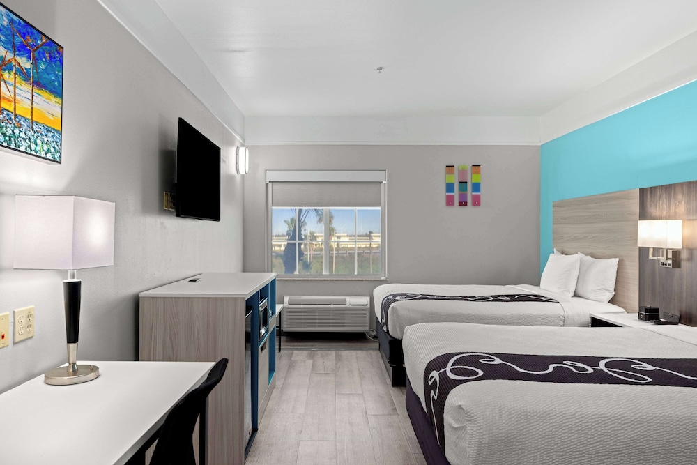 Executive Suite, Multiple Beds, Non Smoking - Photo 1