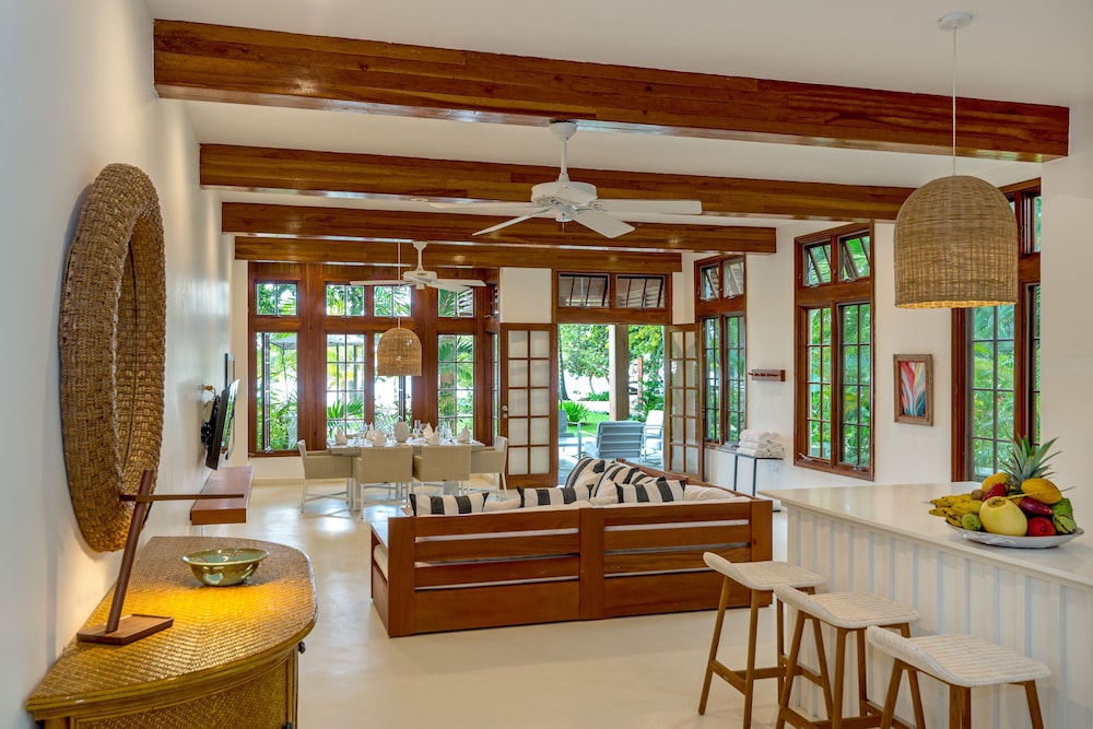 Luxury Villa, 3 Bedrooms photo 3