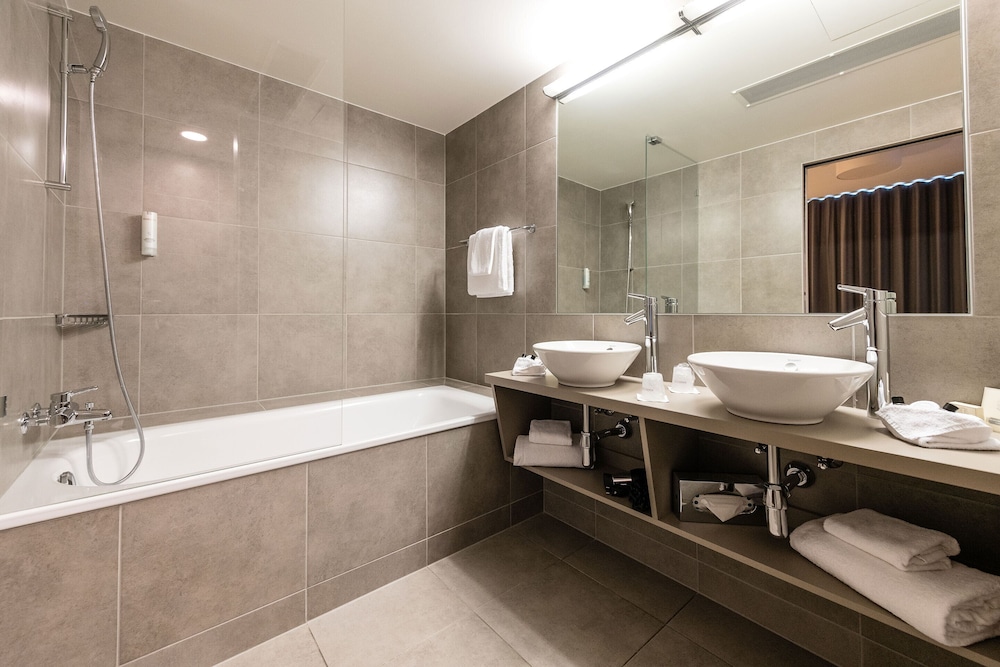 Junior Double or Twin Room photo 3