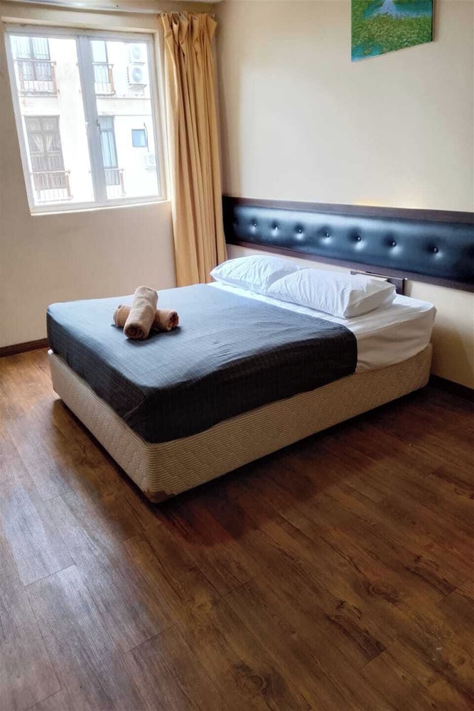 Standard Room, 1 Queen Bed