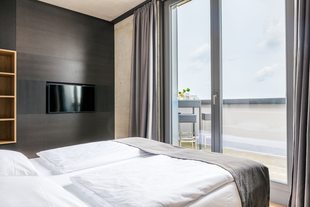Bird's Nest Penthouse photo 3