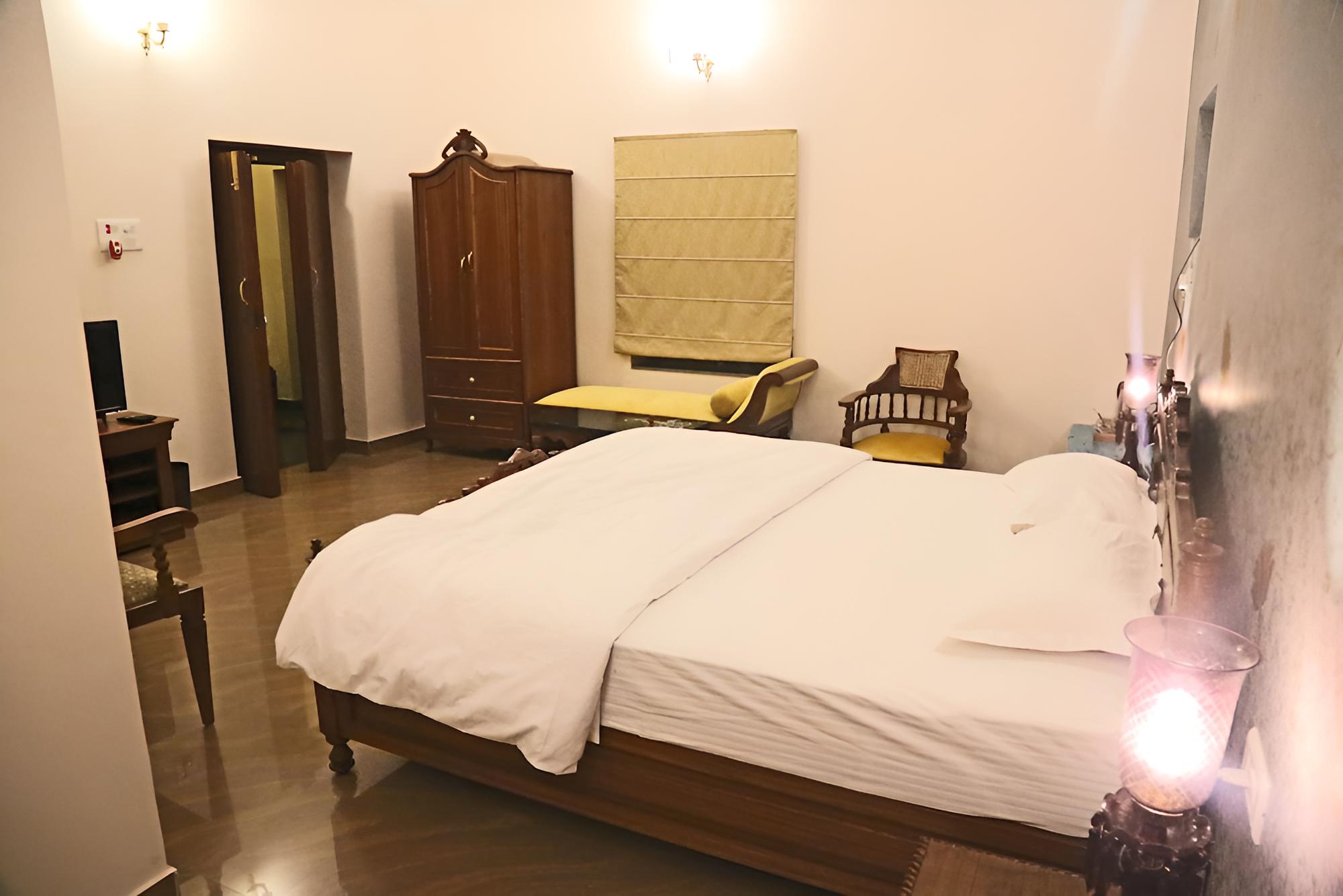 Super Deluxe Room - Photo 15