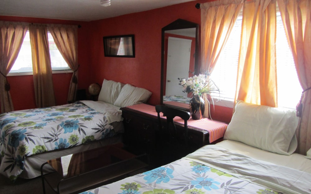 Standard Room, 2 Double Beds, Smoking photo 2