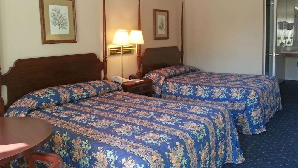 Room, 2 Double Beds, Smoking - Photo 1