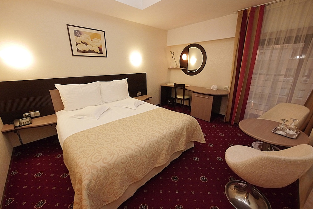 Double Room - Photo 1