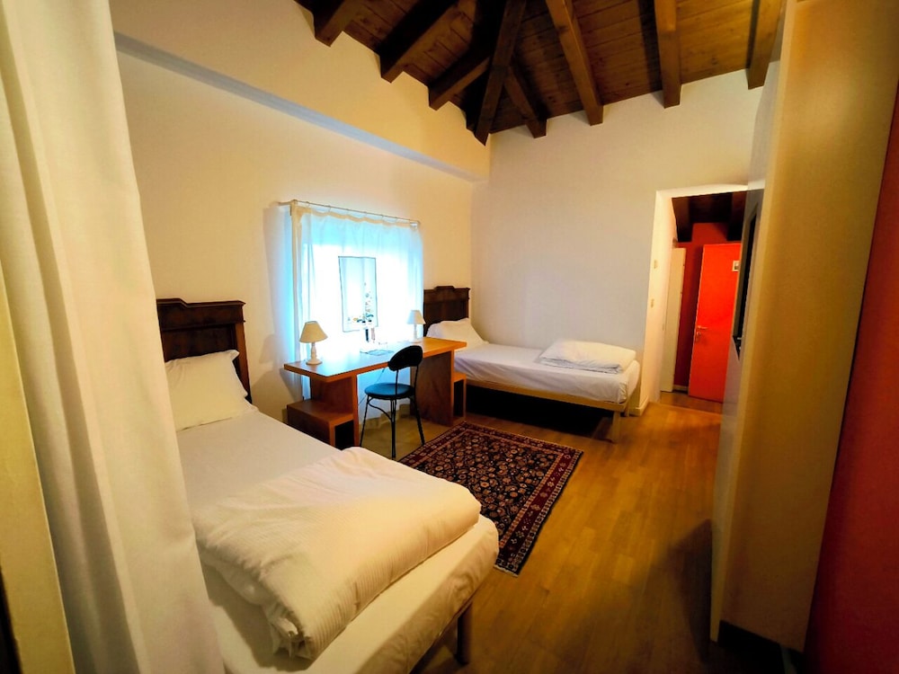 Standard Quadruple Room photo 3