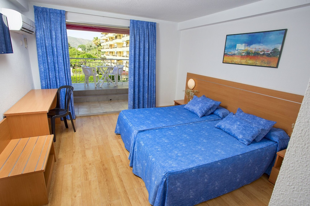 Double Room (2 adults) - Photo 3
