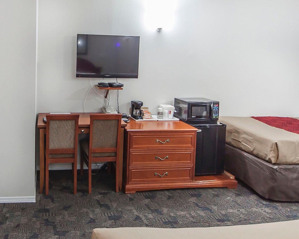 Standard Room, Non Smoking - Photo 3