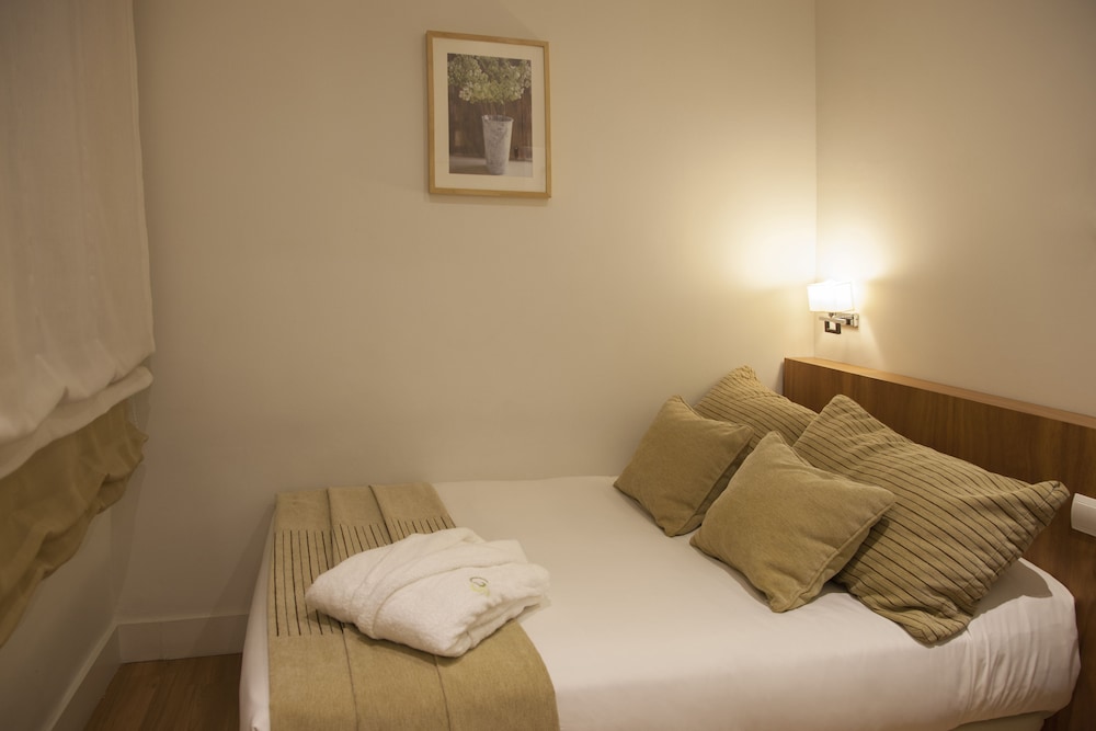 Economy Double Room photo 3