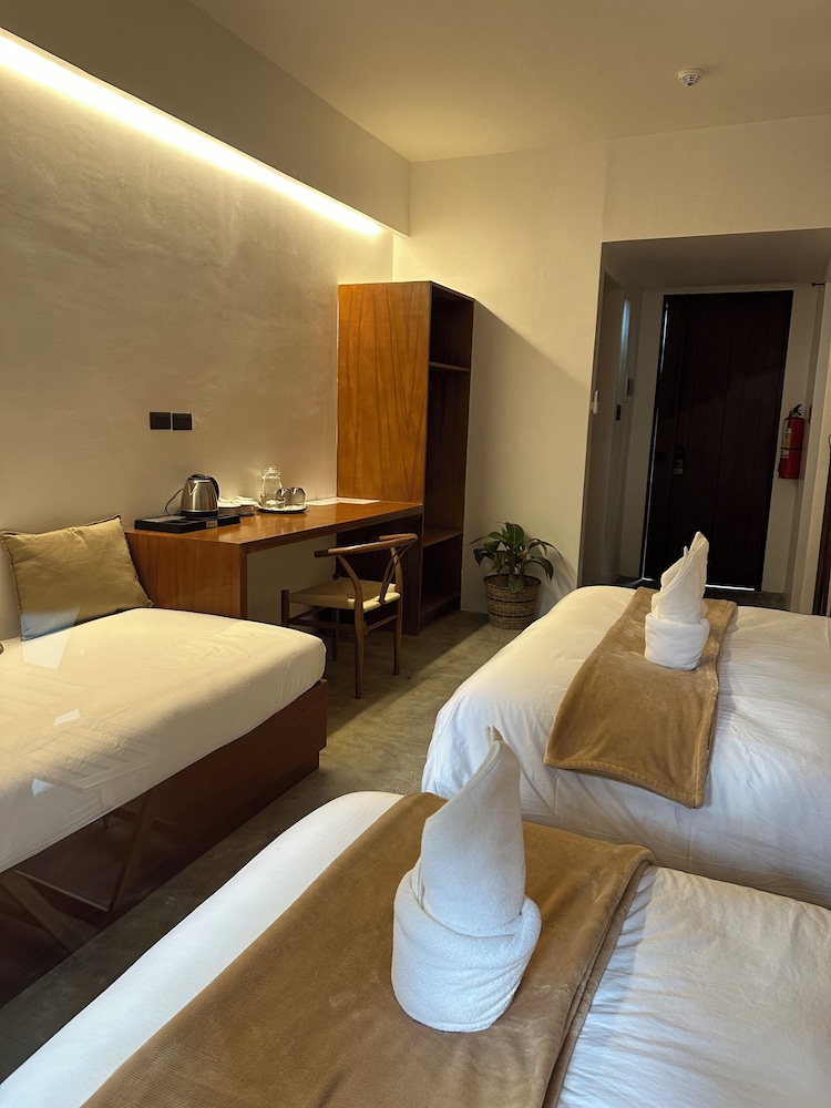 Double Room - Photo 8