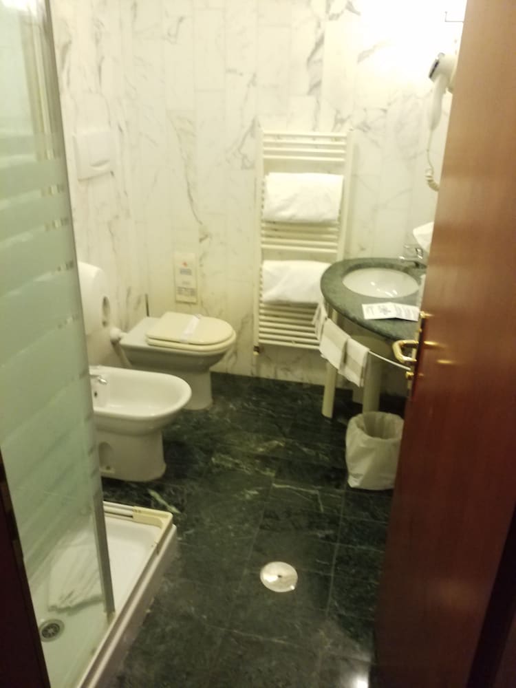 Deluxe Suite, Hot Tub - Photo 8