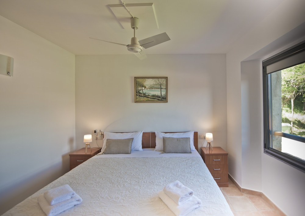 Habitación Doble Estándar o con Dos Camas Individuales.