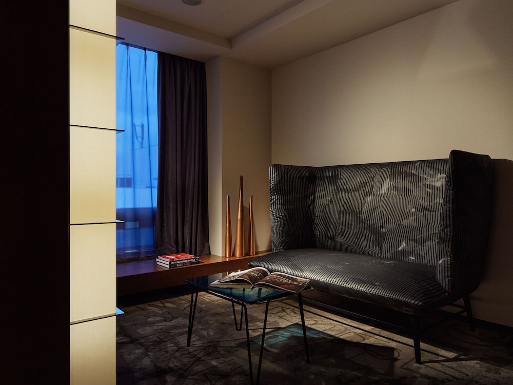 Run of the House Suite, Non Smoking (Room type and Bed type will be determined by hotel) (37-52sqm) photo 3