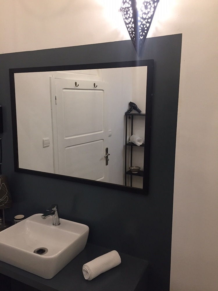 Classic Double Room, 1 Bedroom, Courtyard View photo 2