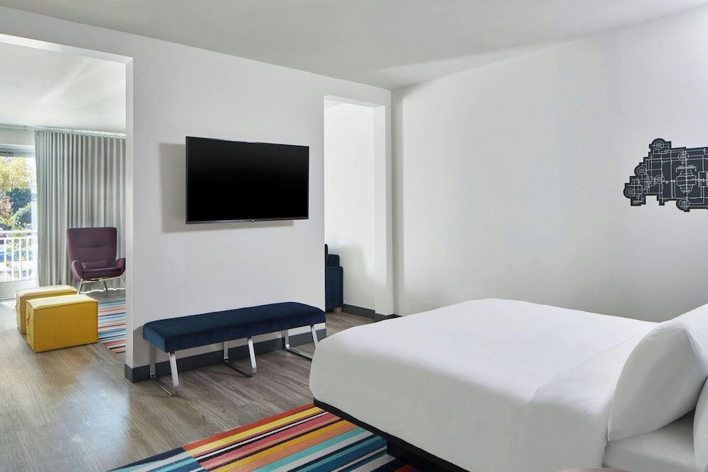 aloft, Suite, 2 Queen Beds, Balcony