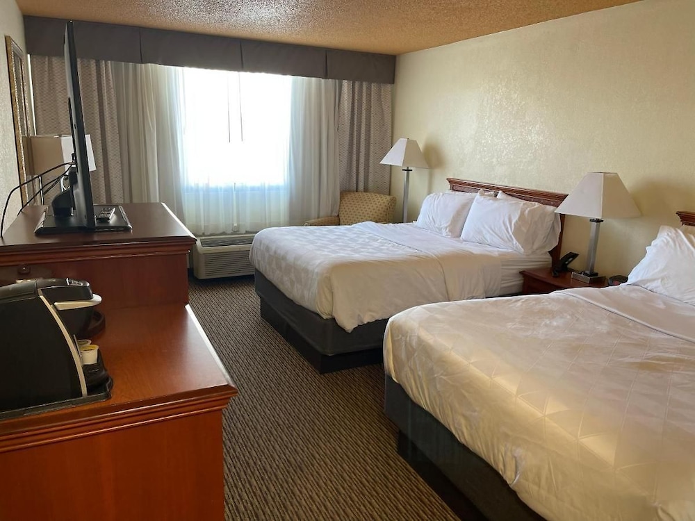 Double Room, 2 Queen Beds photo 1