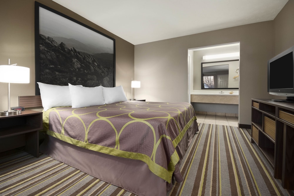 Standard Room, 1 King Bed - Photo 2