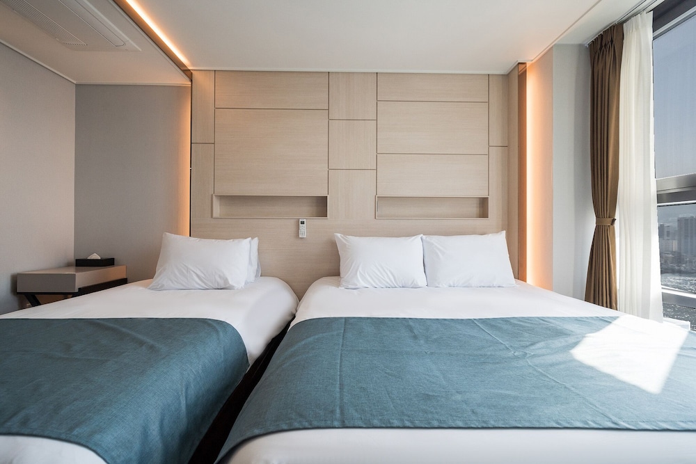 Deluxe Twin Room, Sea View - Photo 7