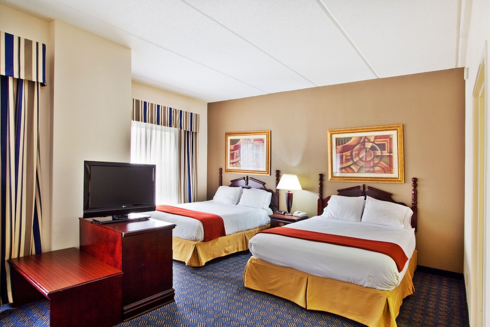 Standard Room, 2 Queen Beds - Photo 2
