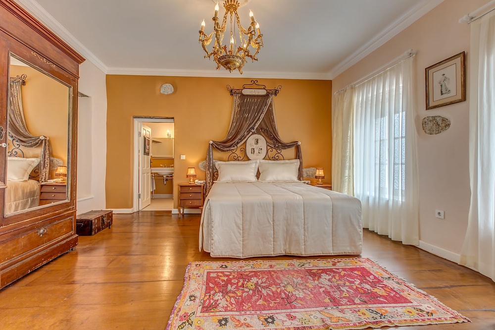 Suite, Fireplace