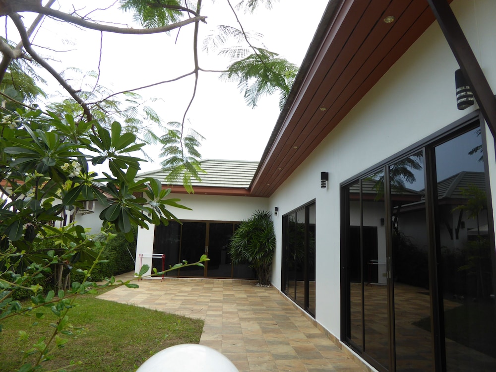 Tropicana Garden Villa 3 Bedrooms photo 2