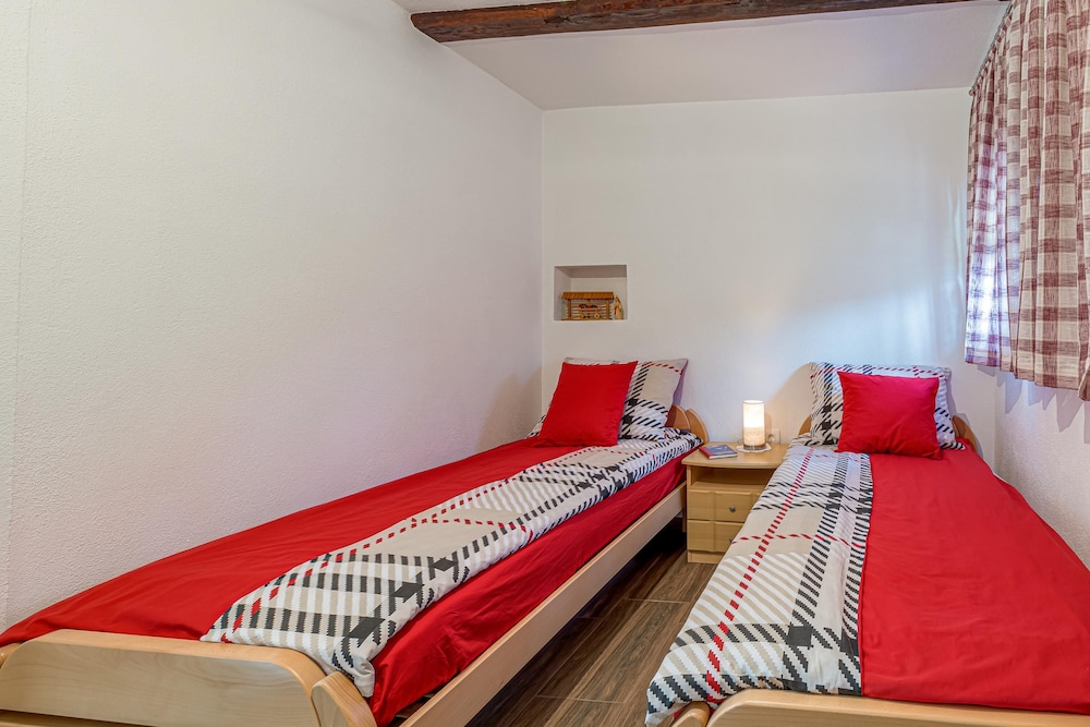 Family House, Multiple Bedrooms, Mountainside (Merry's Spa & Relax House) photo 3
