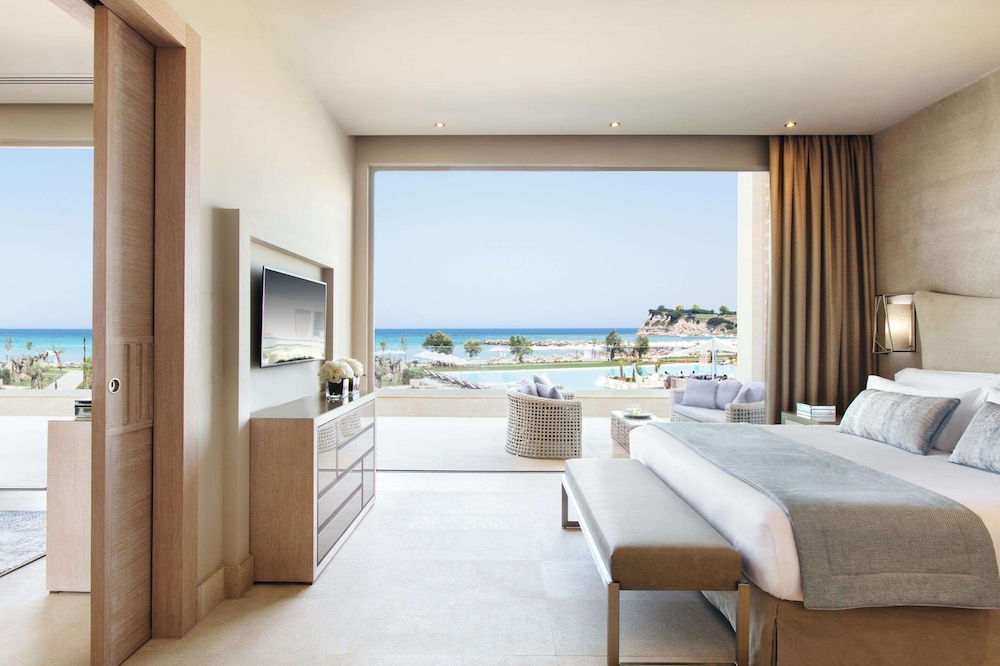 Deluxe One Bedroom Suite Grand Balcony Sea View photo 3
