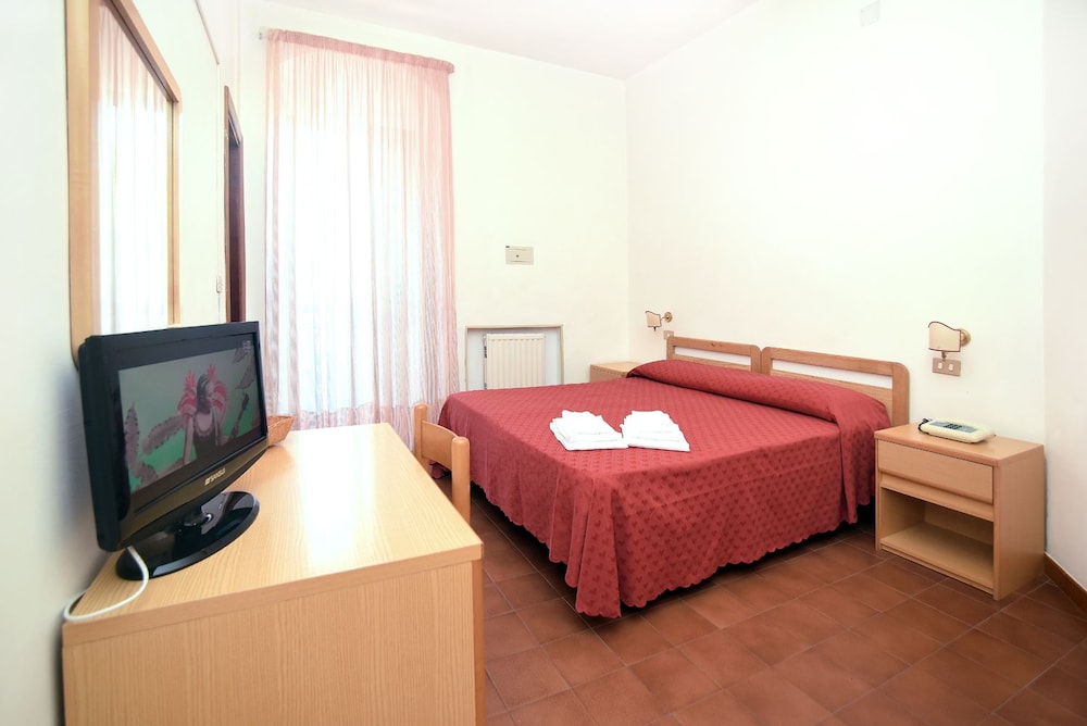 Economy Double Room, 1 Bedroom, Ensuite photo 1