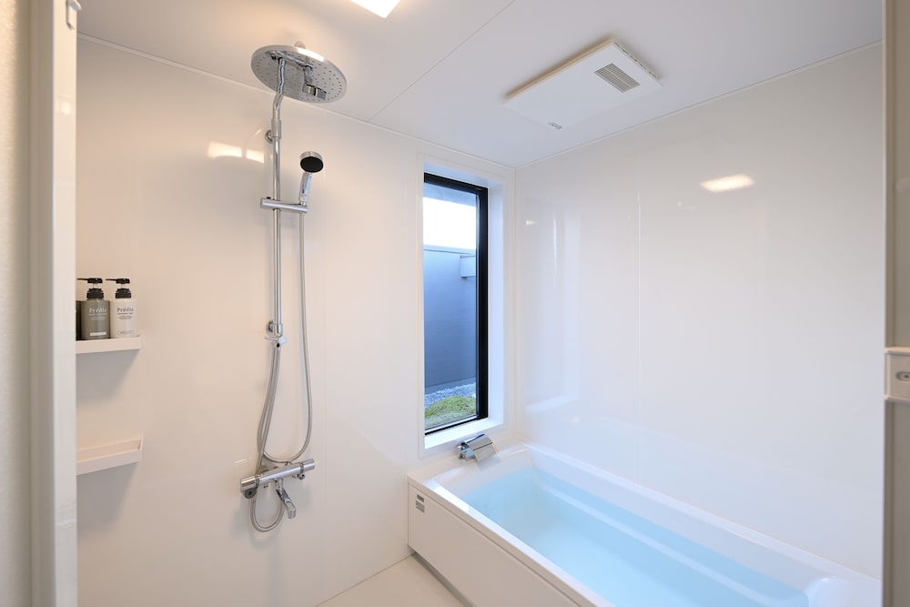 Suite Room - Photo 9