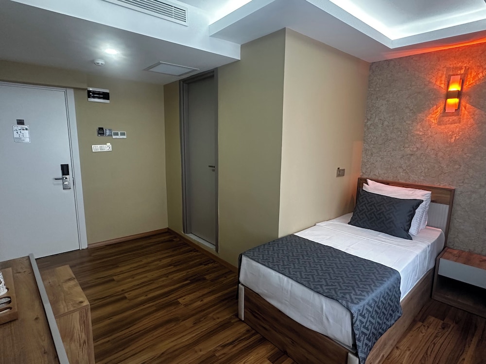 Family Triple Room, Balcony, Garden View photo 3