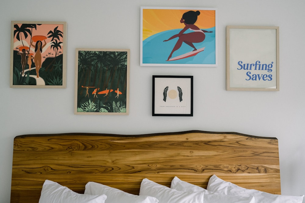Peaceful Partial Ocean View King Room photo 2