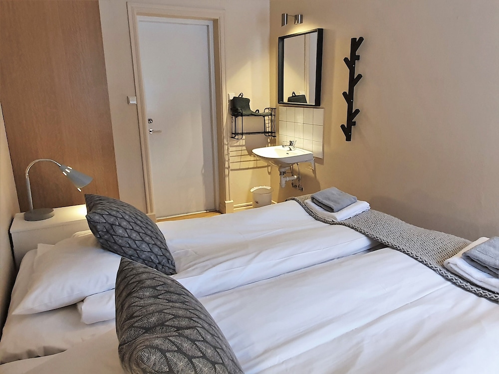 Double or Twin Room, Shared Bathroom photo 2