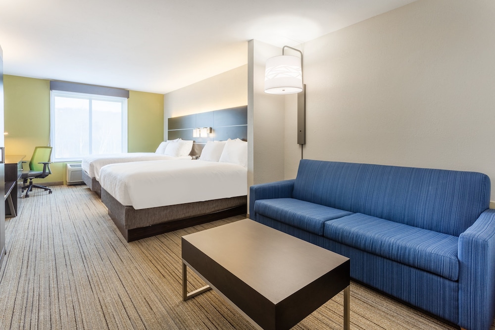 Suite, Multiple Beds - Photo 4