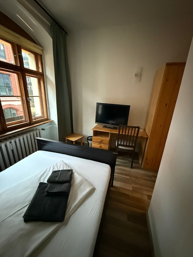 Comfort Single Room, City View