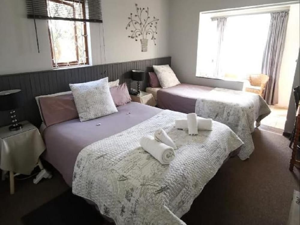 Robin 2 Twin Single Room photo 1