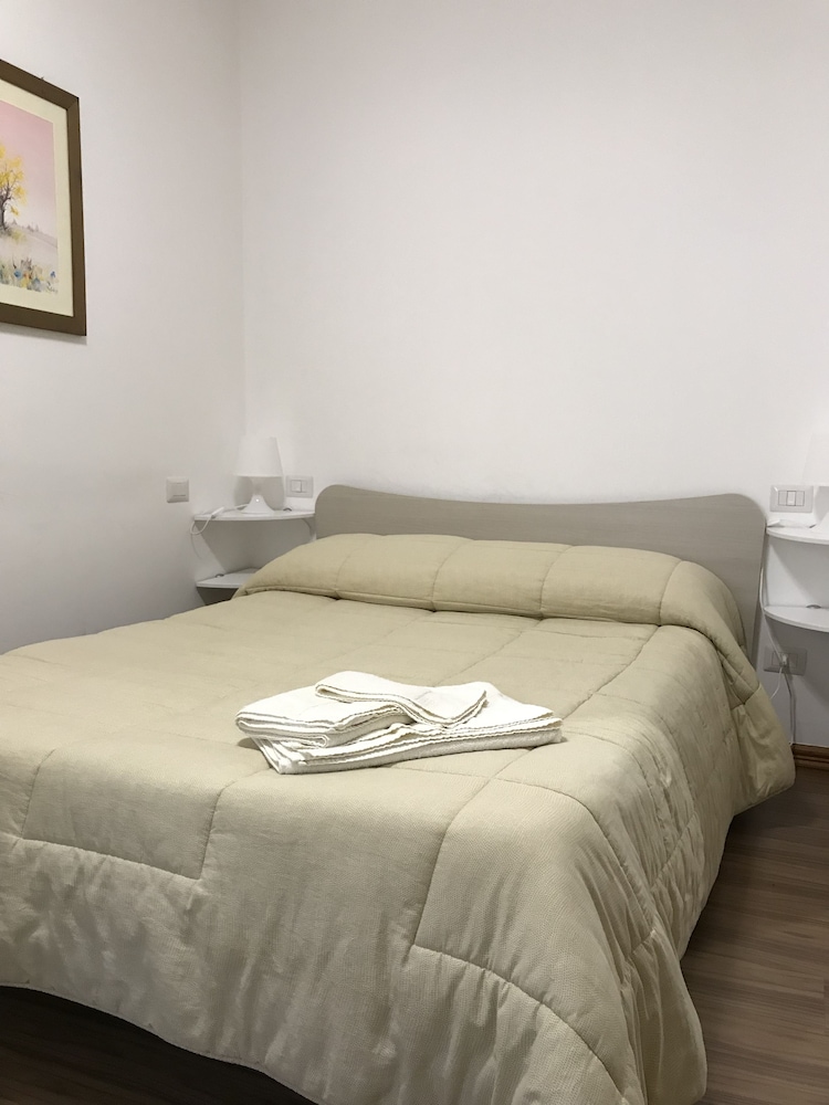 Classic Room, 1 Queen Bed photo 1