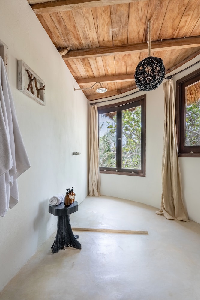 Room, Ocean View - Photo 7