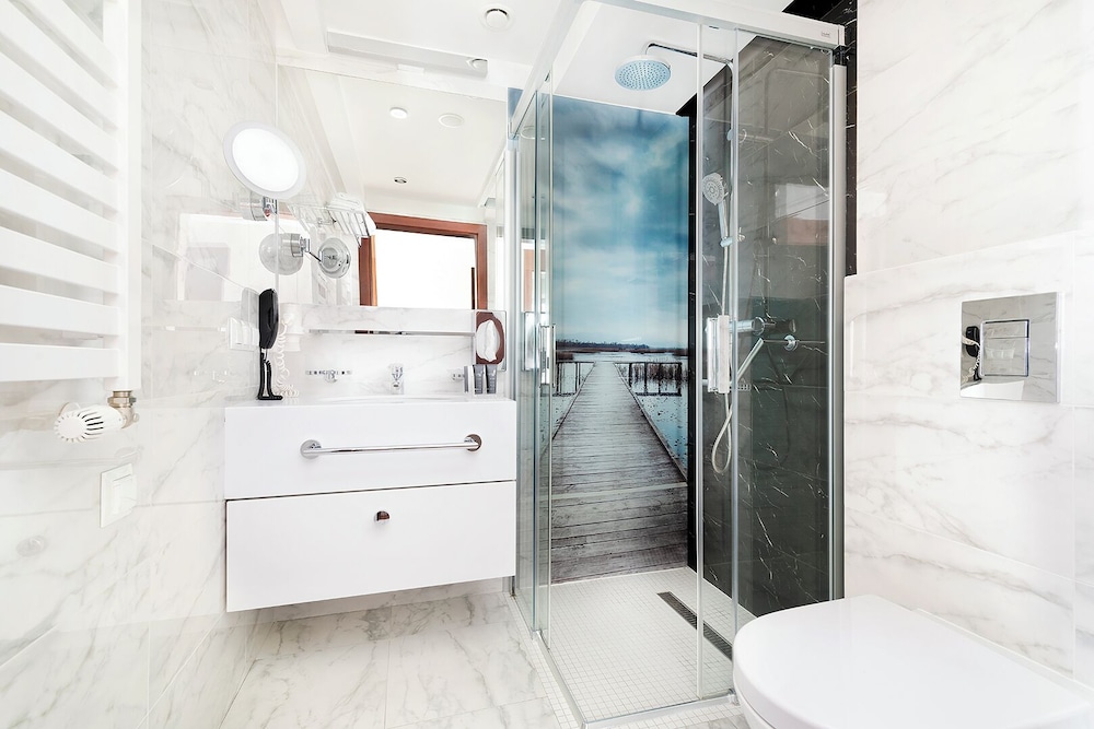 Deluxe Suite, Kitchenette, Lake View photo 2