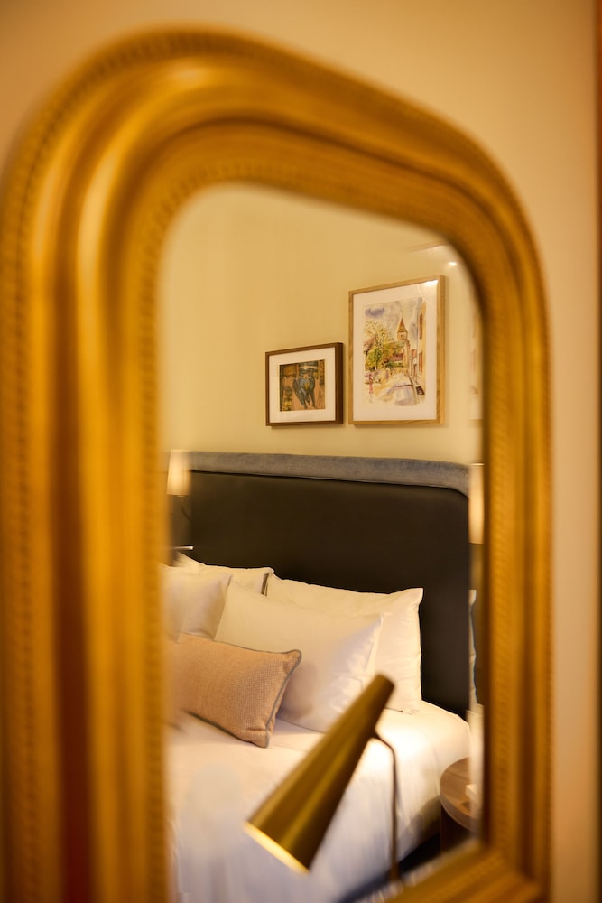 Fleury King Room photo 2