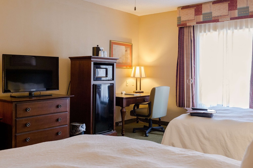 Room, 2 Queen Beds, Accessible, Non Smoking (w/ roll-in shower) - Photo 1