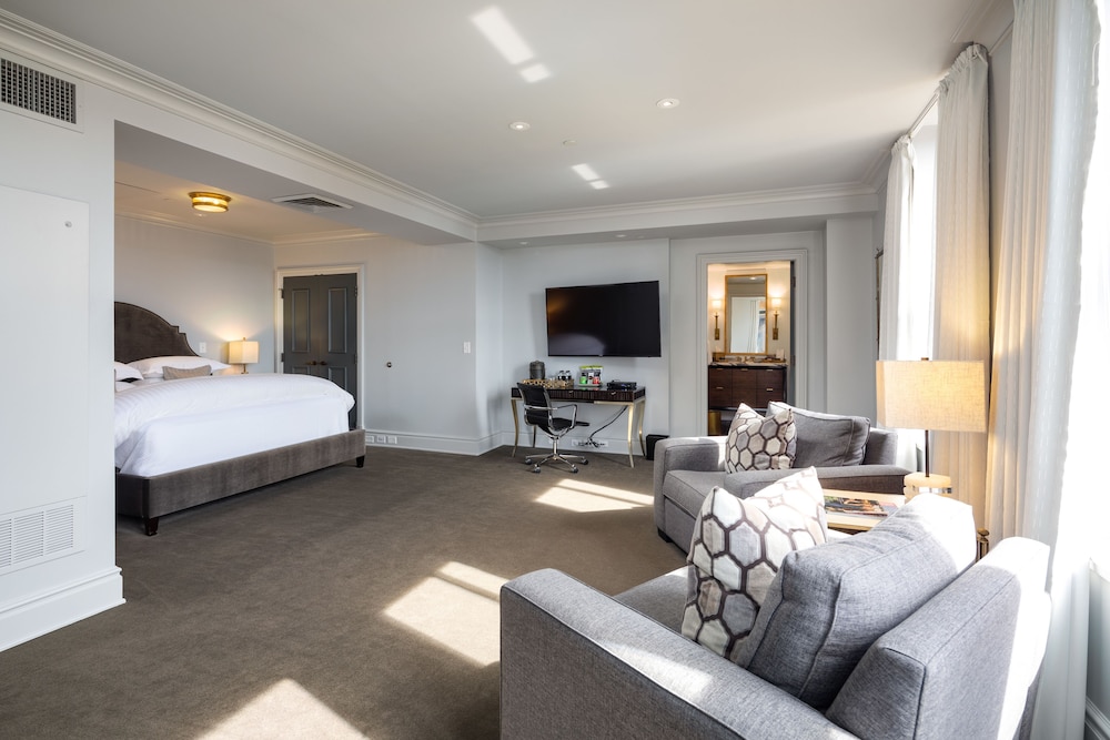 The Cobblestone Suite photo 3