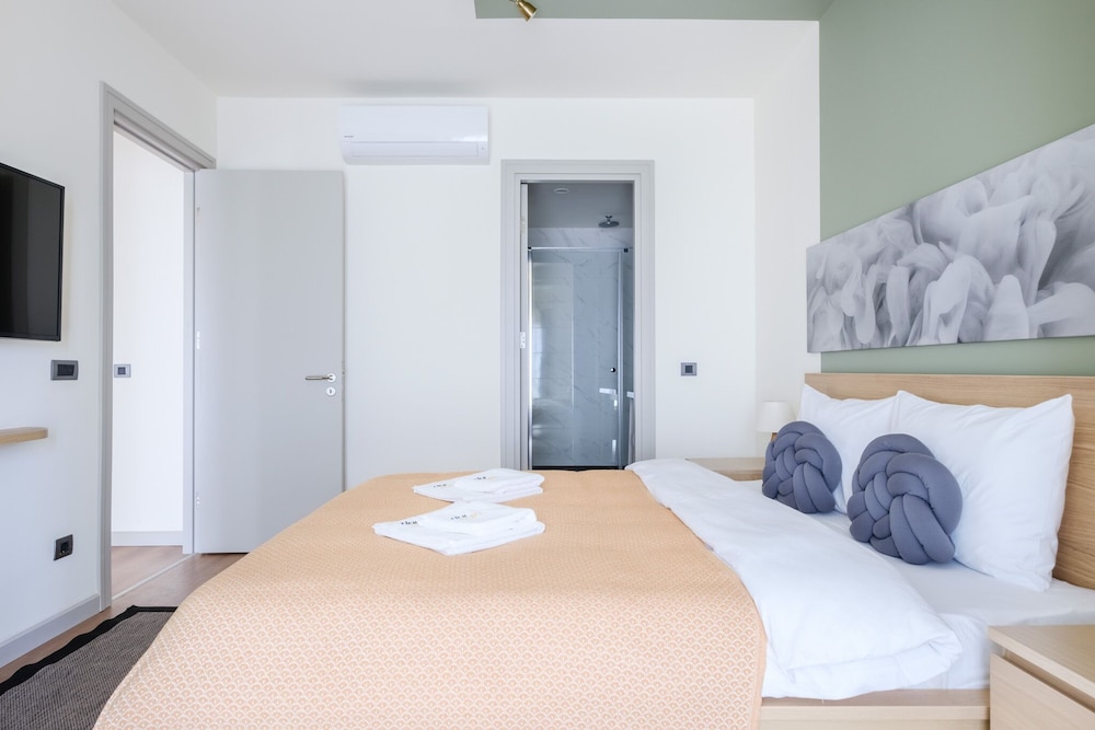 Family Apartment, 3 Bedrooms photo 2