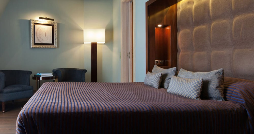 Deluxe Triple Room photo 3