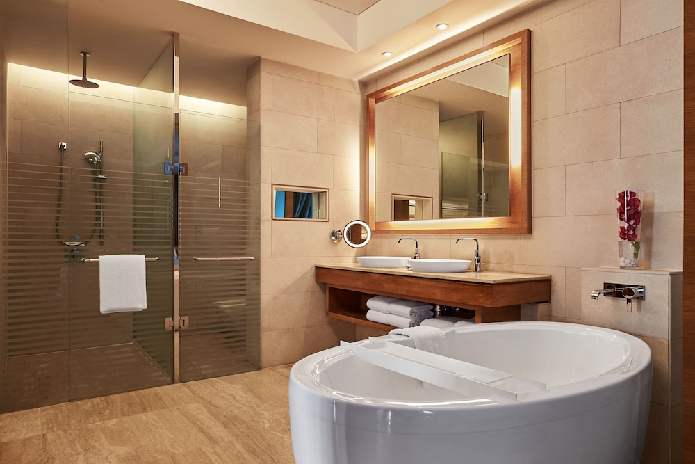 Executive Room, 2 Double Beds - Photo 9