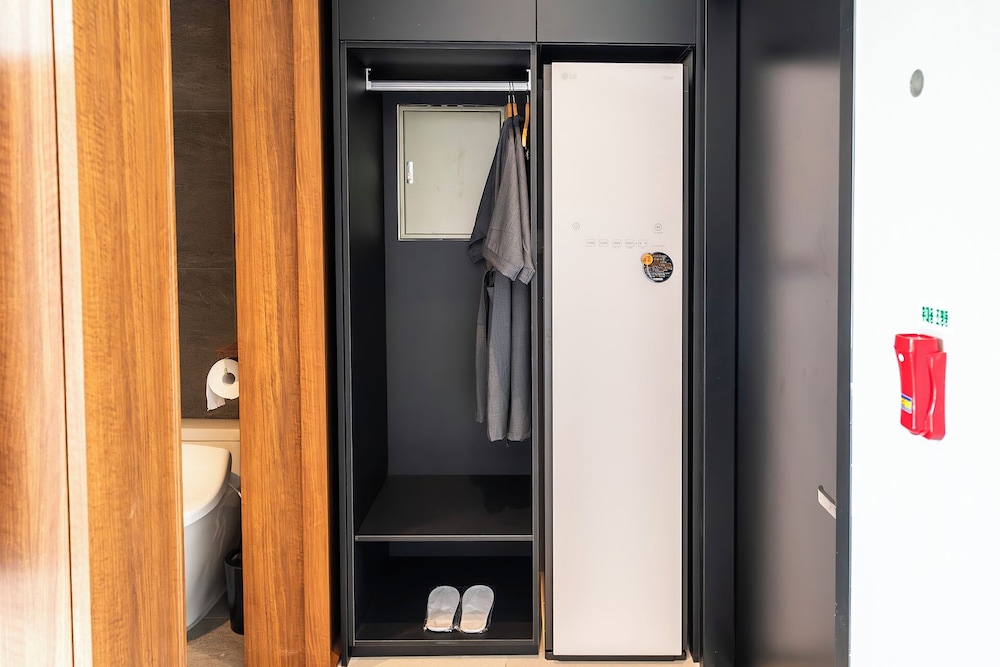 Walk-in Deal, Deluxe photo 3