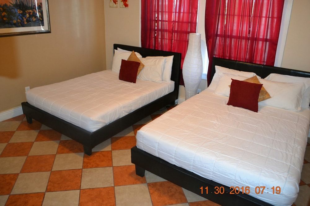 Family Studio, 2 Queen Beds, Kitchenette photo 1