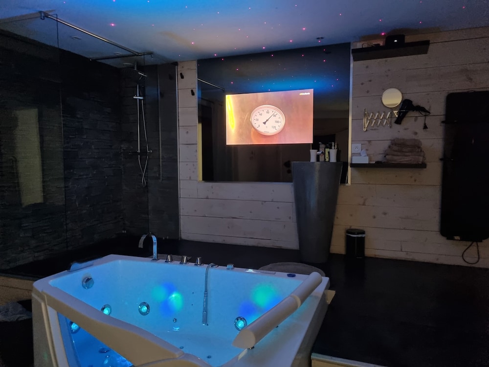 Romantic Double Room (Urban Loft)