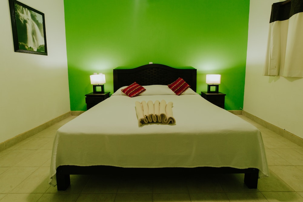Room, 1 King Bed photo 3